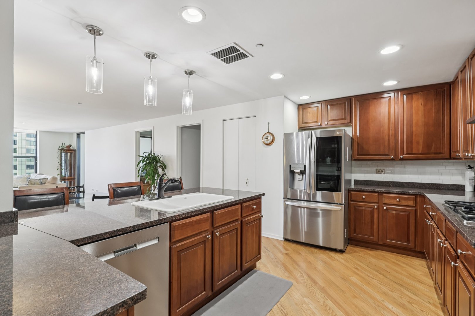 910 S Michigan Avenue Unit: 1805