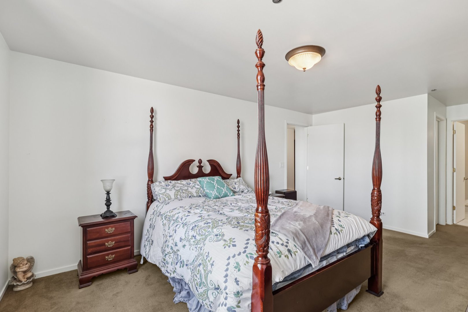 910 S Michigan Avenue Unit: 1805