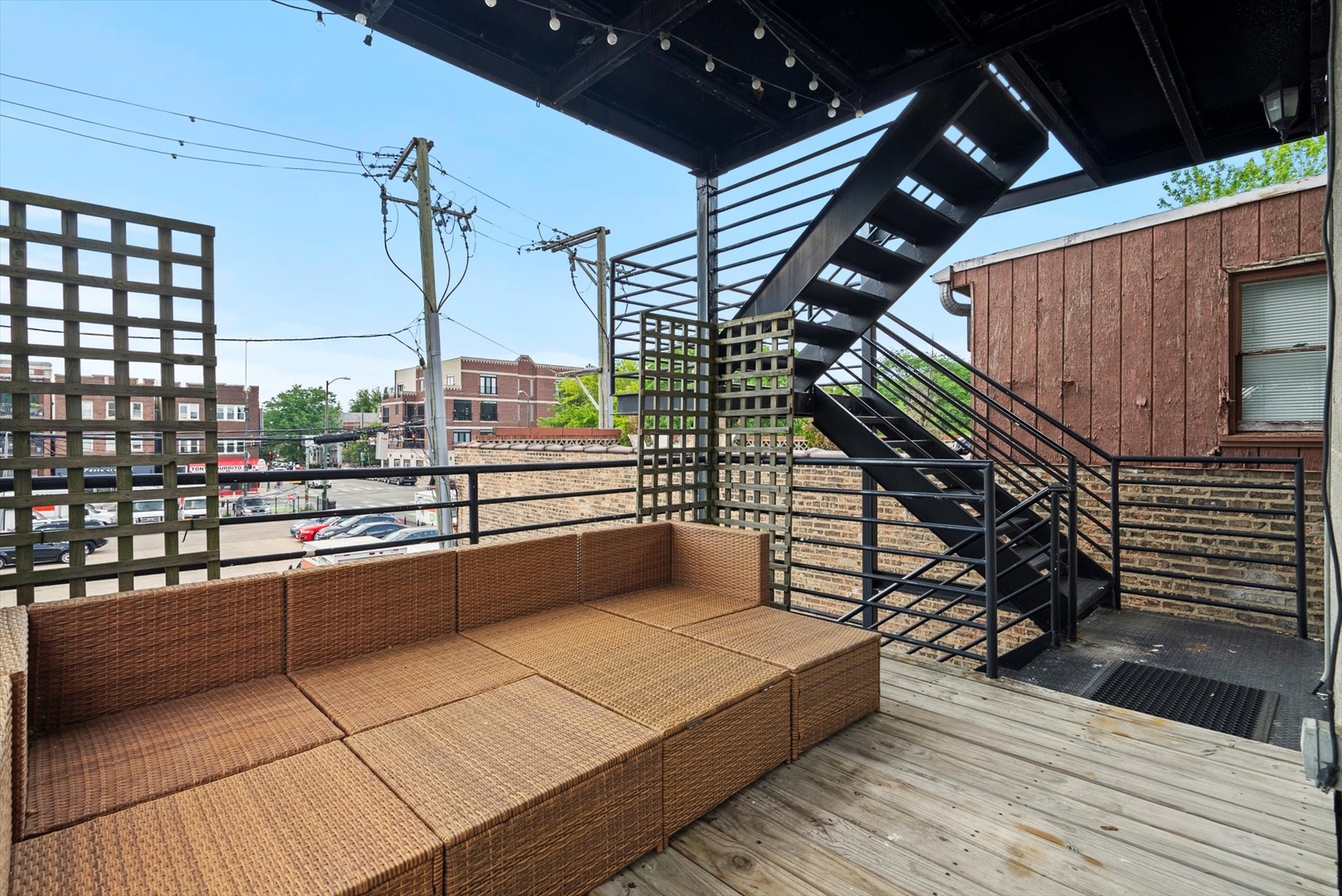 1955 W MELROSE Street Unit: 2