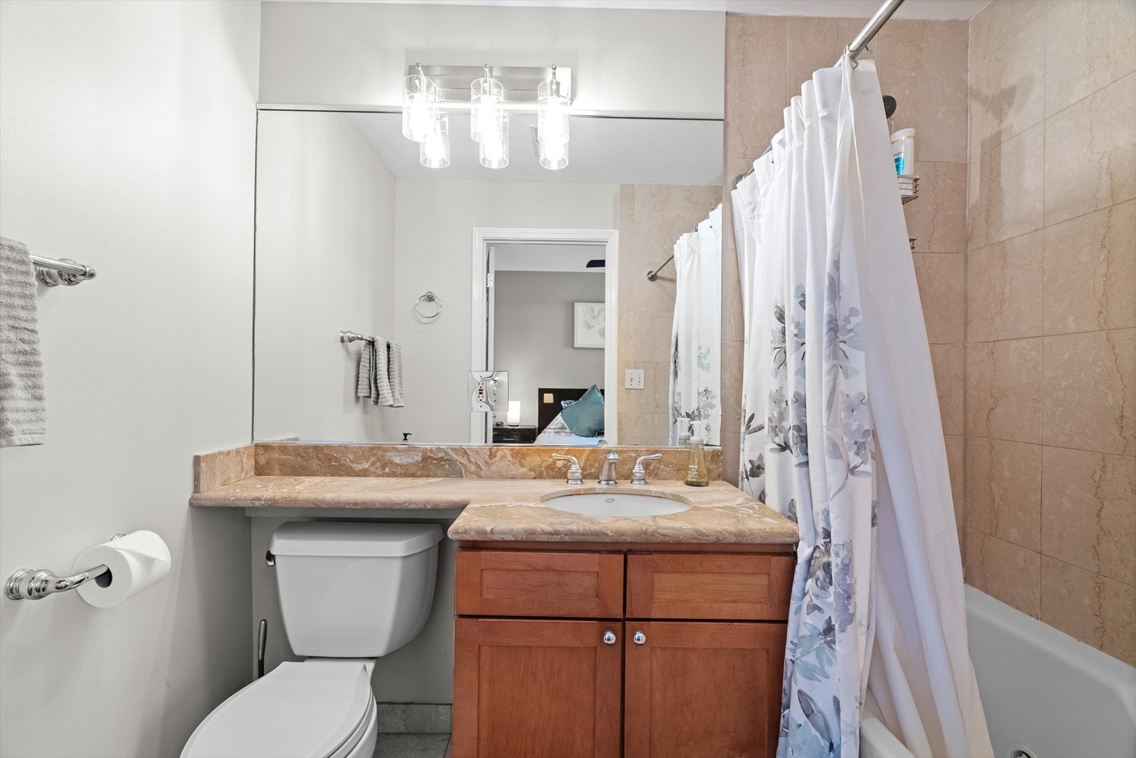 1955 W MELROSE Street Unit: 2