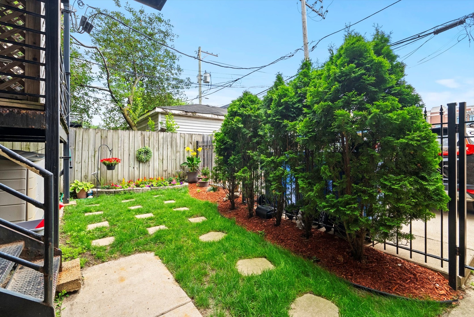 1955 W MELROSE Street Unit: 2