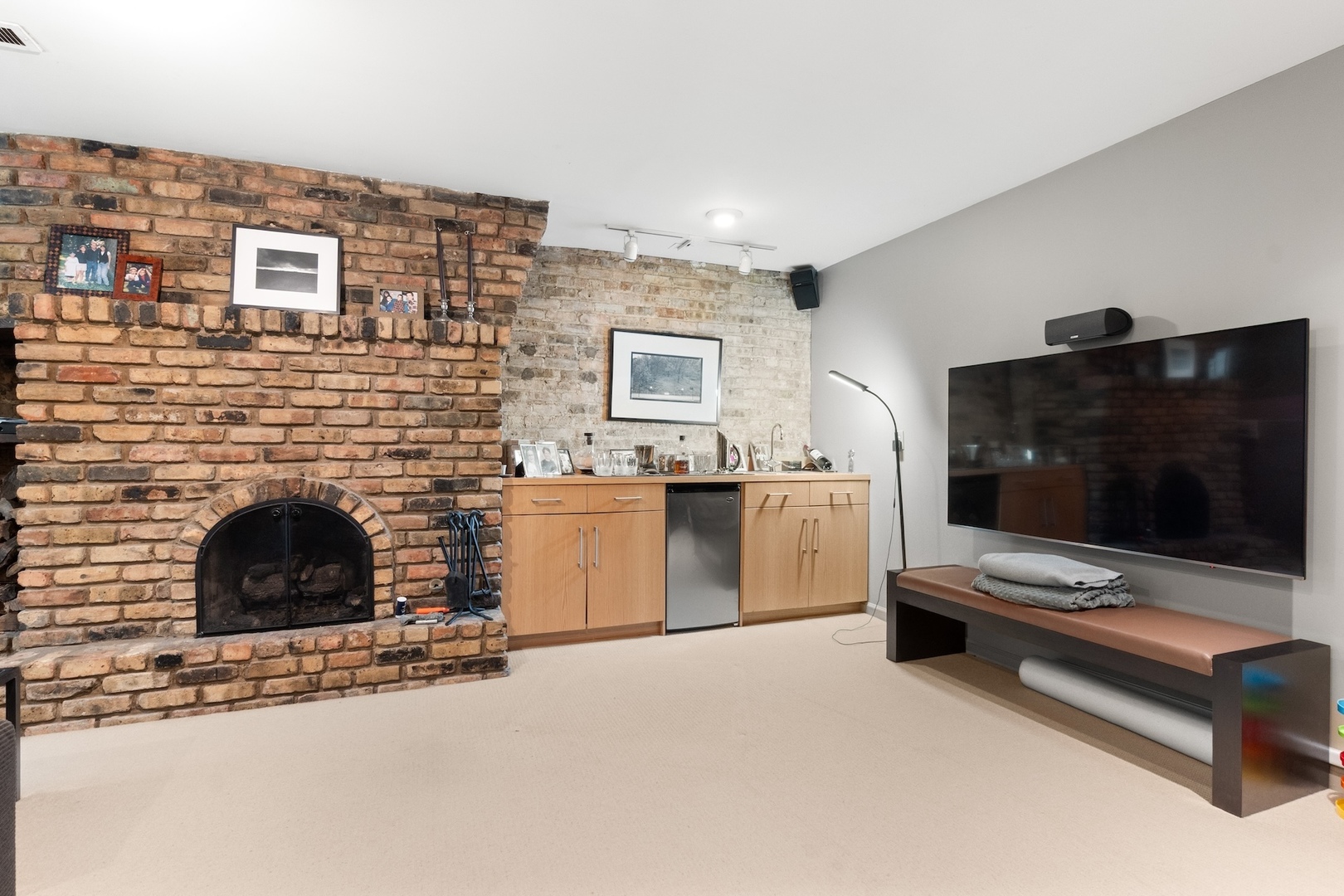 1329 N Dearborn Street Unit: 1