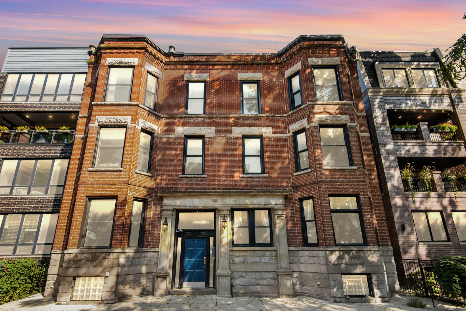 730 W Aldine Avenue Unit: 3W