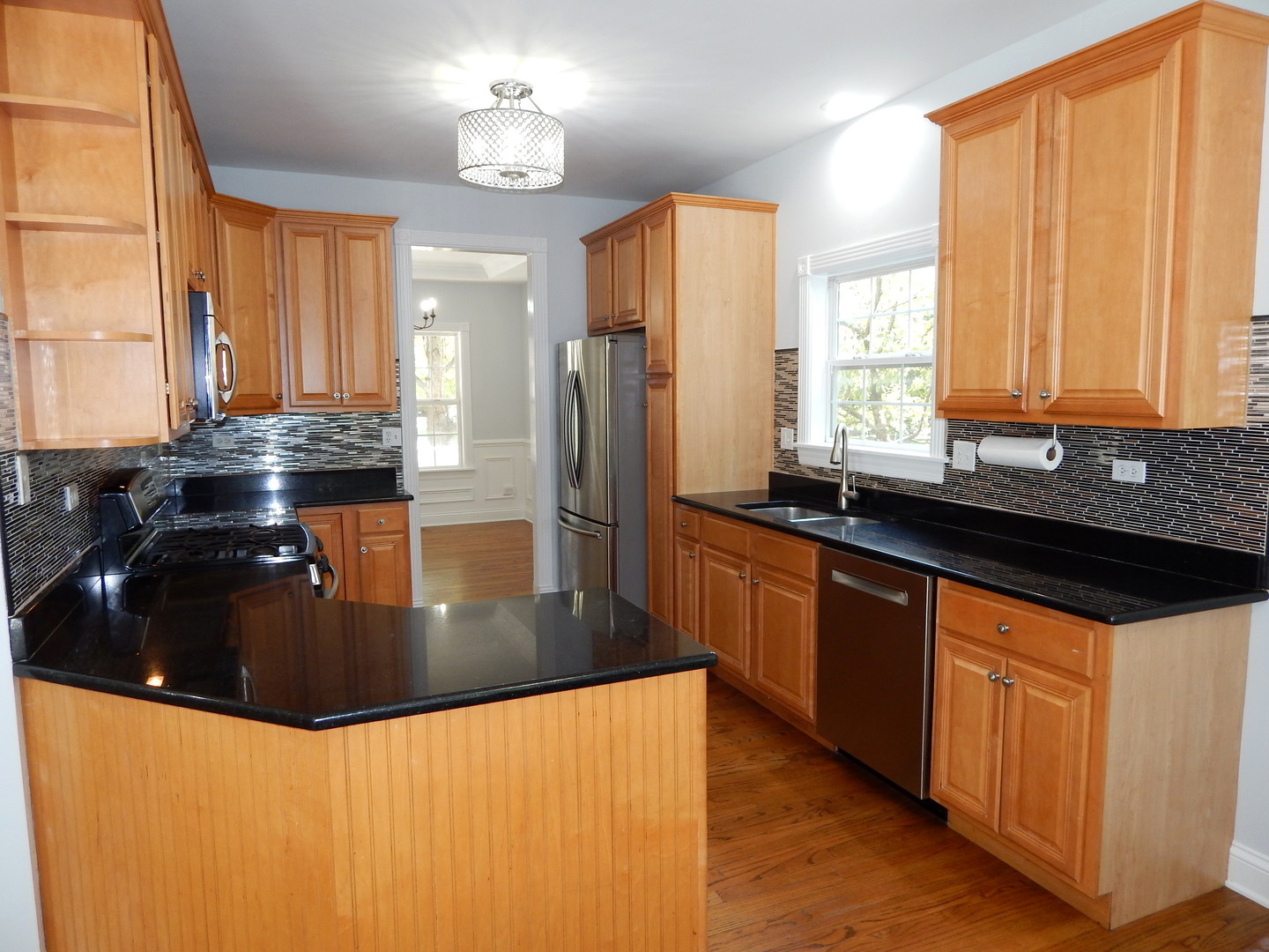 3S560 Melcher Avenue