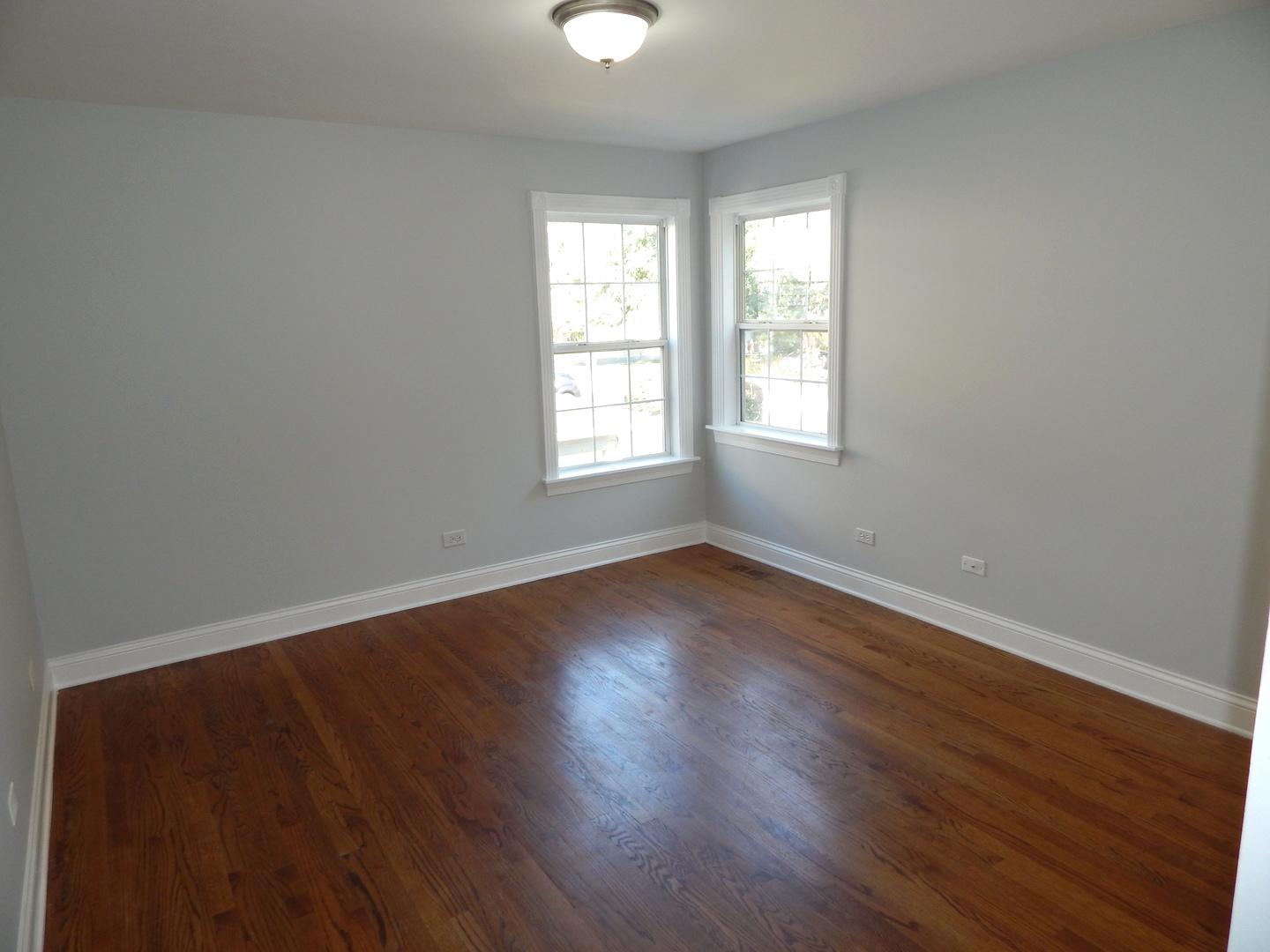 3S560 Melcher Avenue