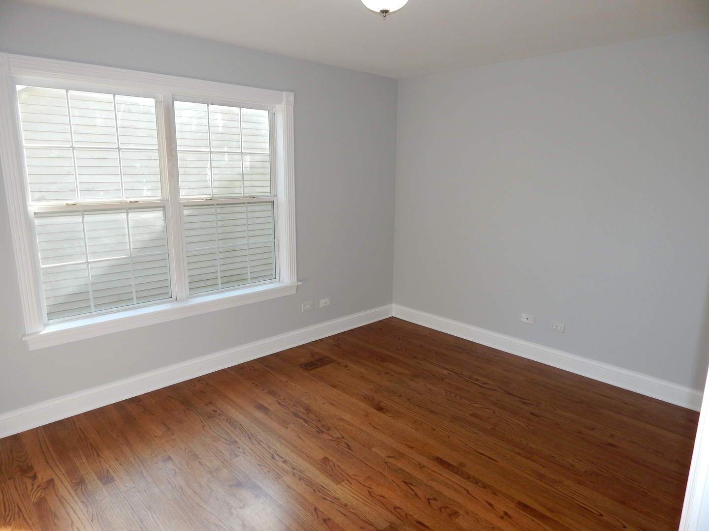 3S560 Melcher Avenue