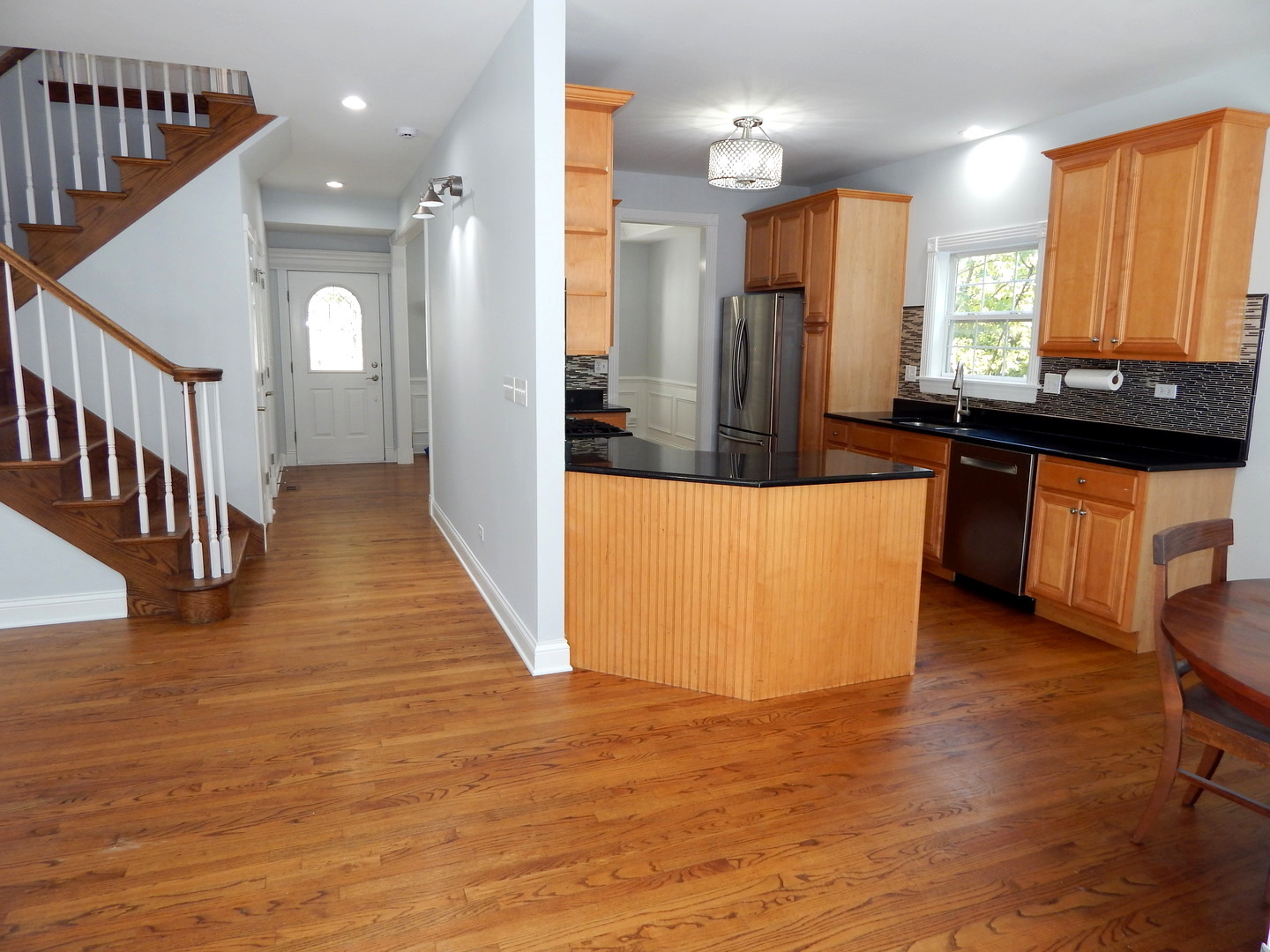 3S560 Melcher Avenue