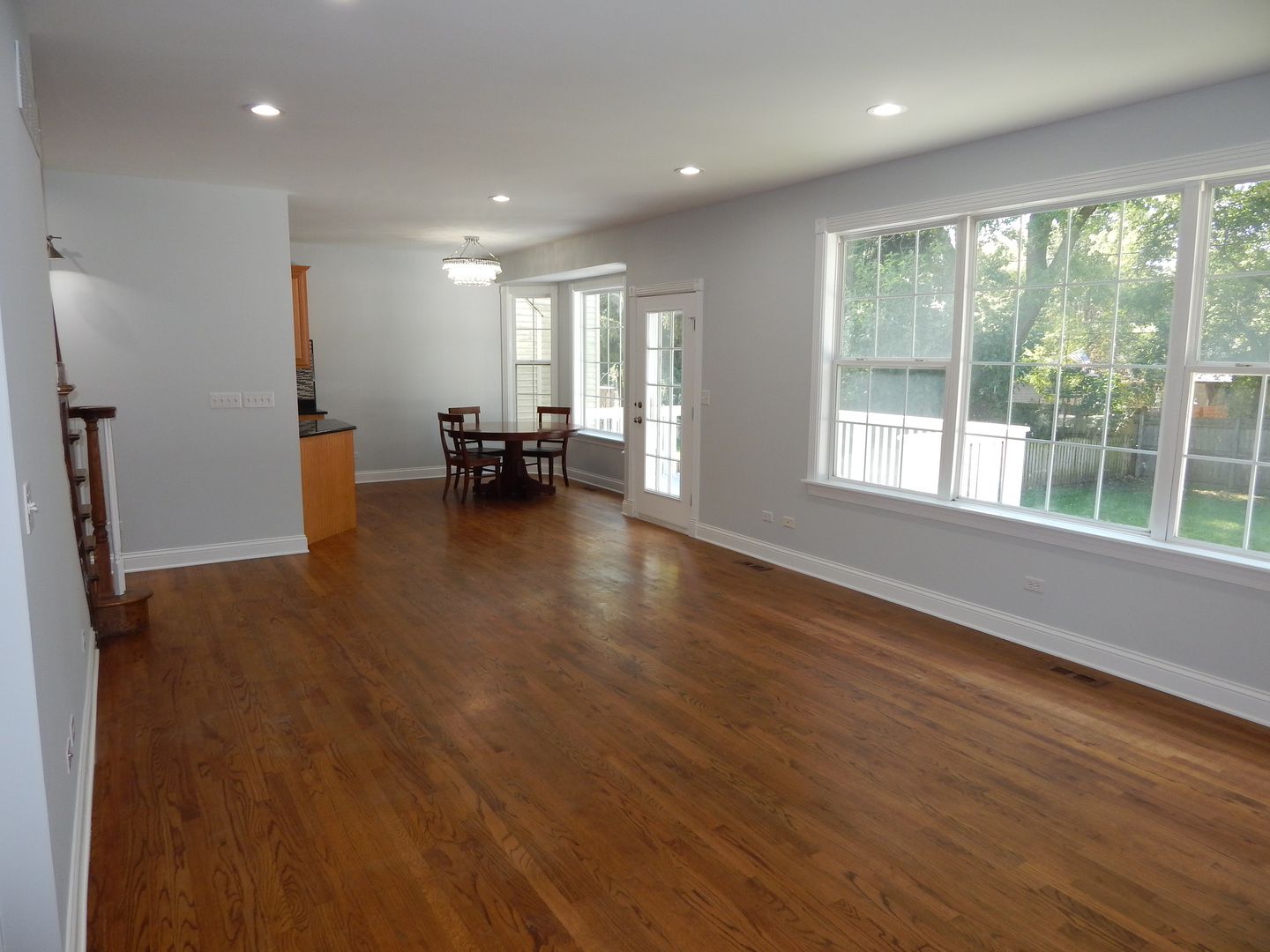 3S560 Melcher Avenue