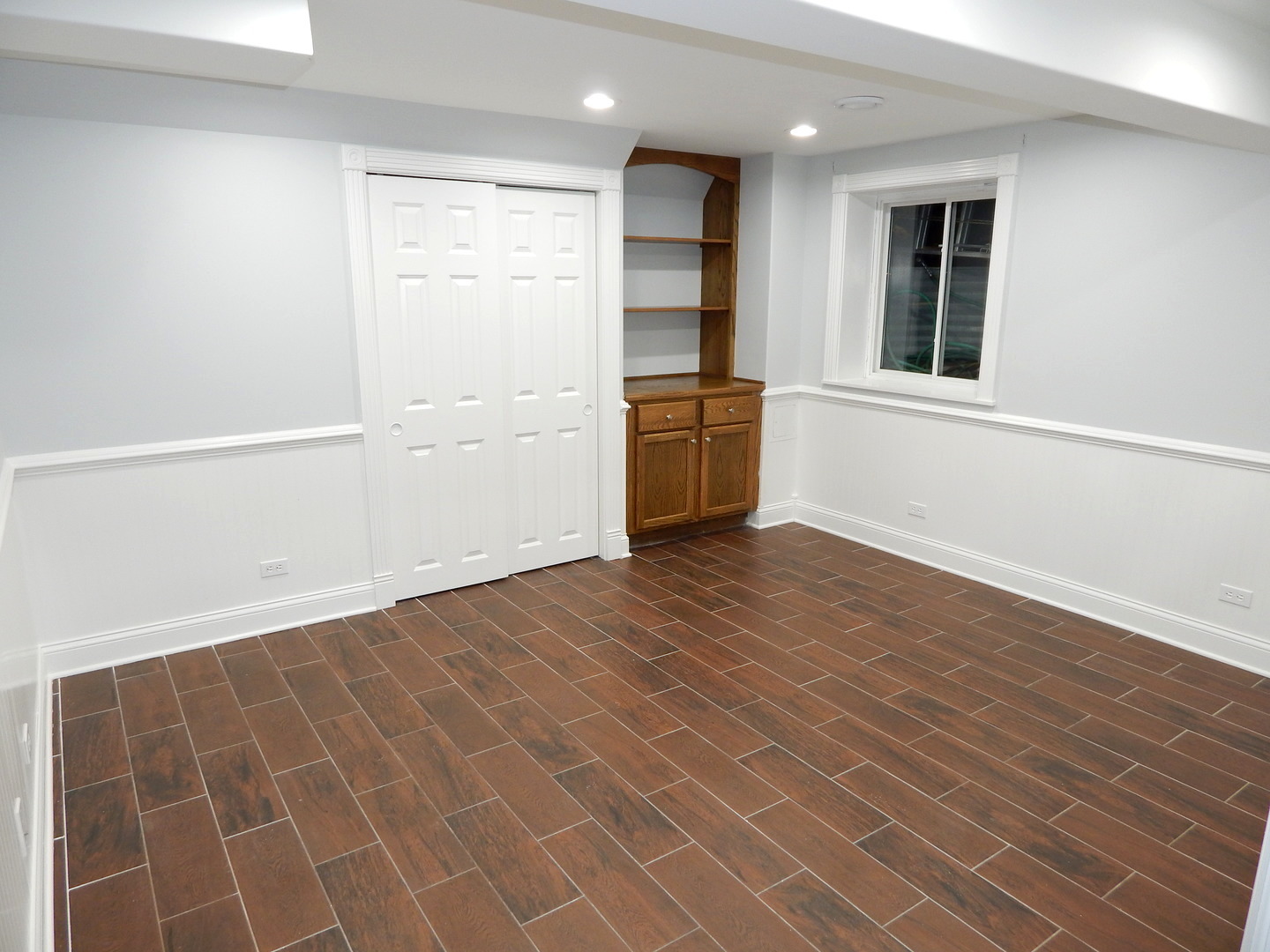 3S560 Melcher Avenue