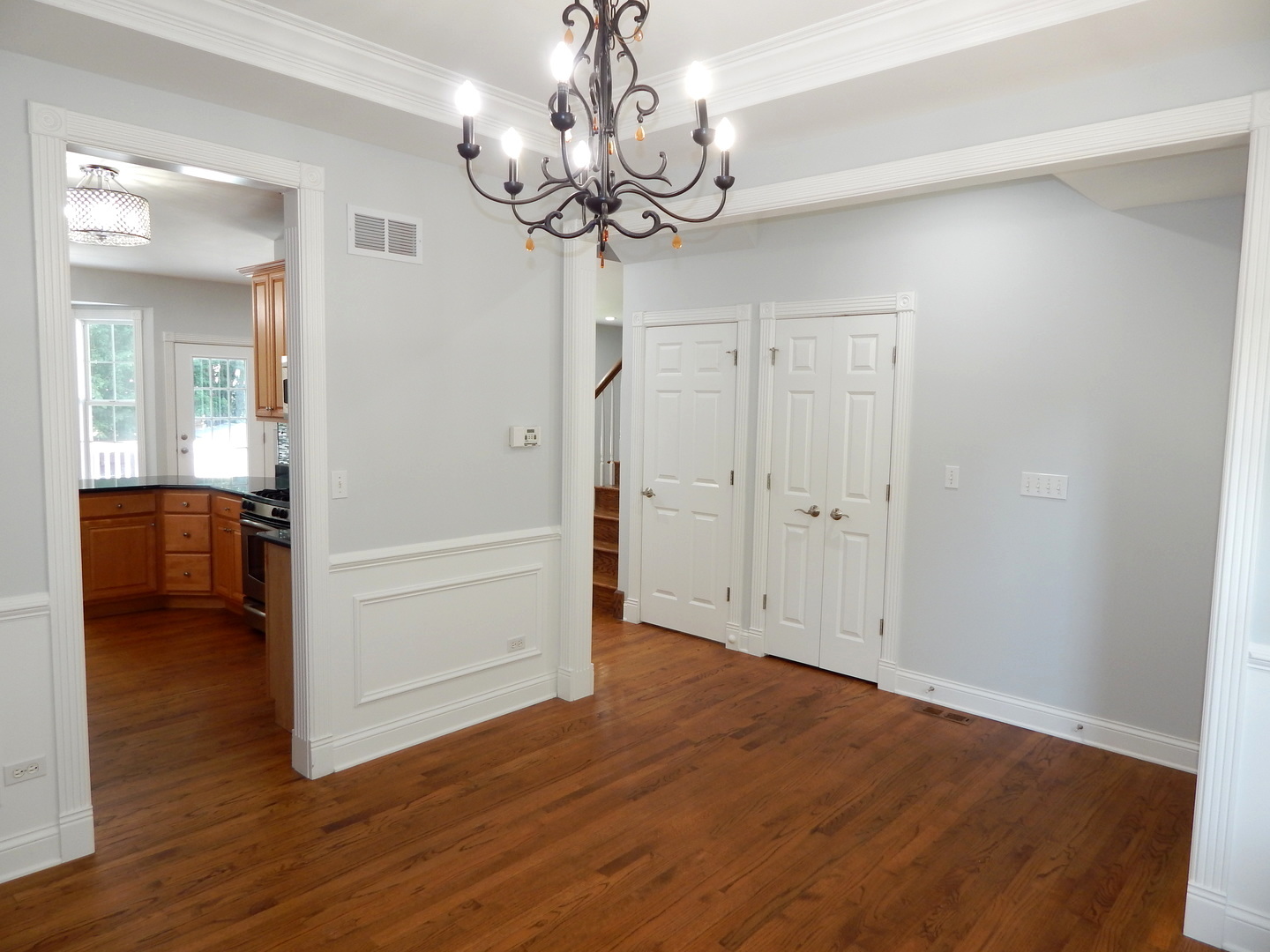 3S560 Melcher Avenue