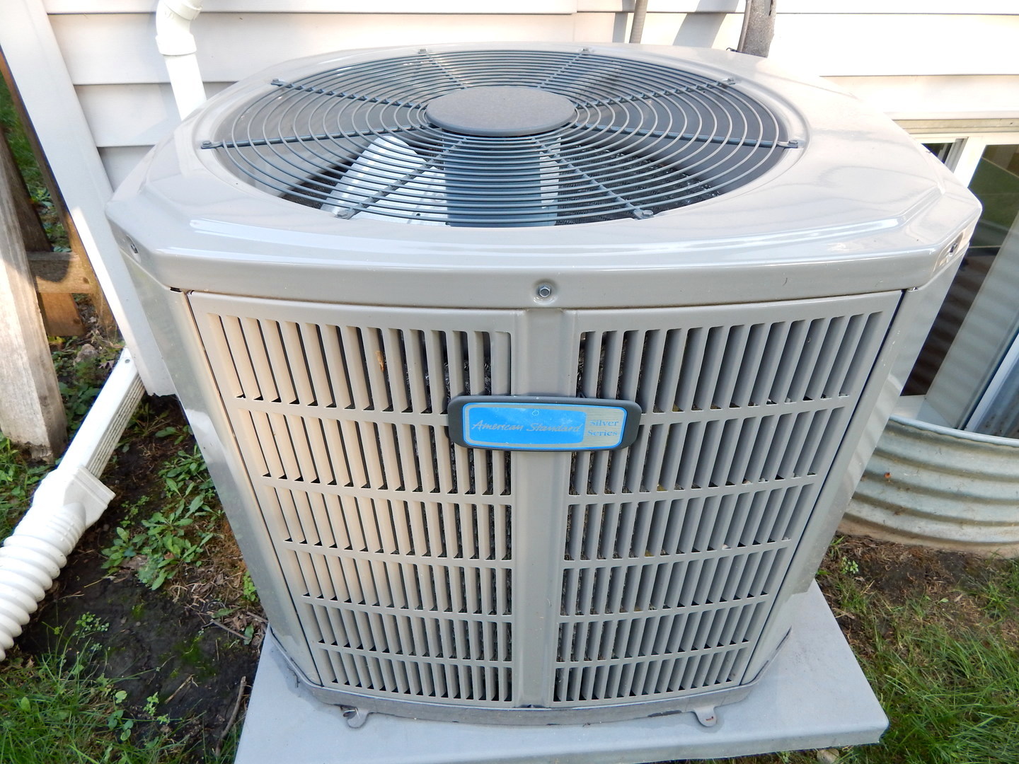 3S560 Melcher Avenue