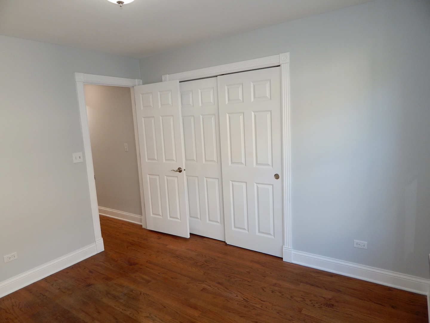 3S560 Melcher Avenue