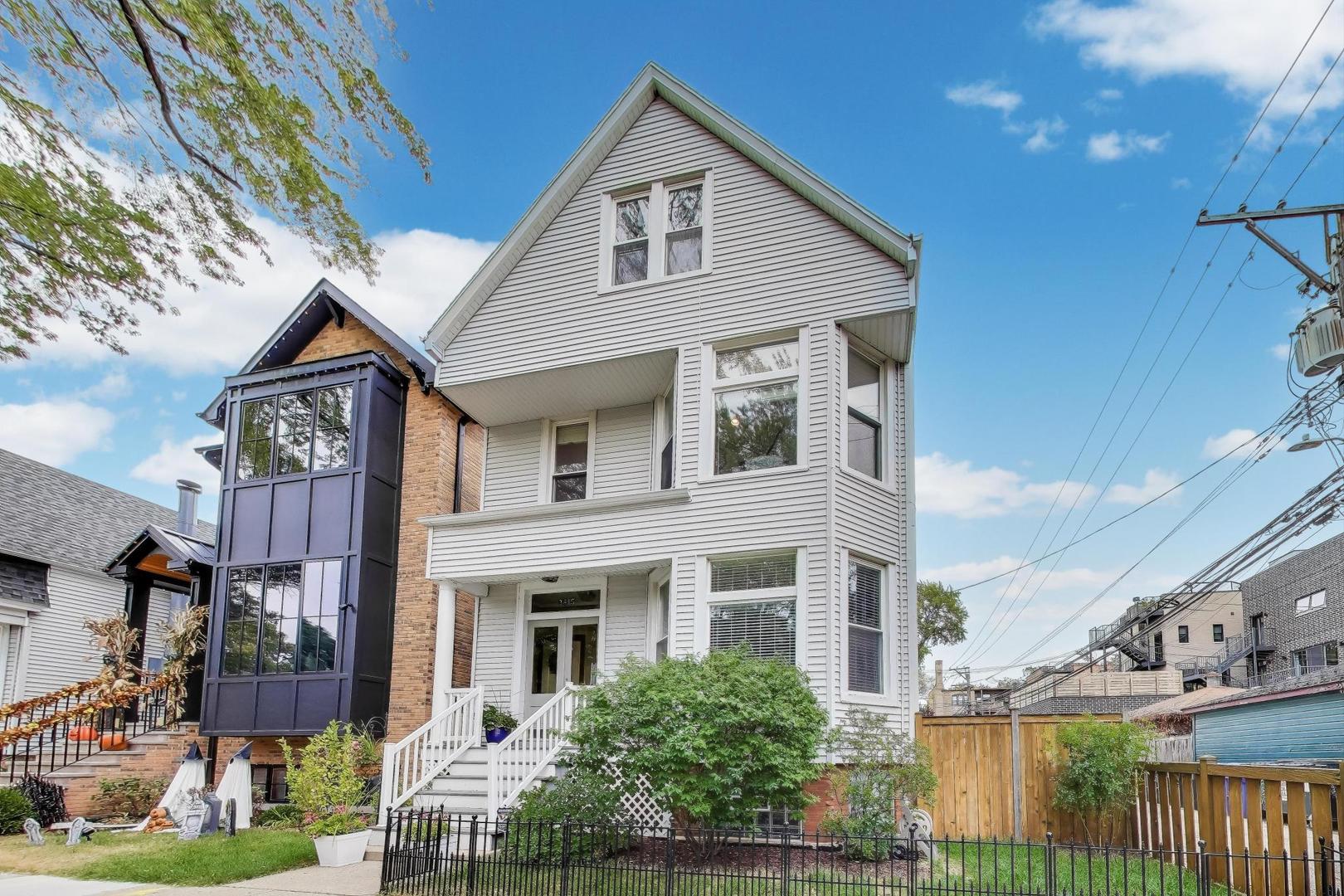 3615 N Hoyne Avenue Unit: 2F