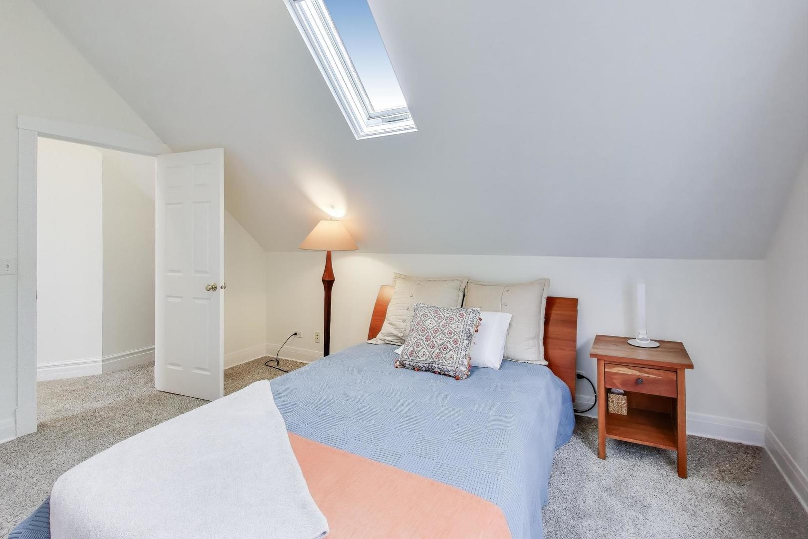 3615 N Hoyne Avenue Unit: 2F