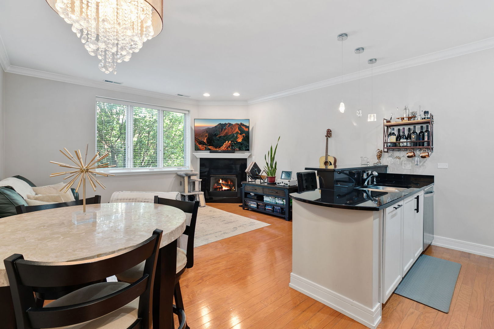 4150 N Kenmore Avenue Unit: 204