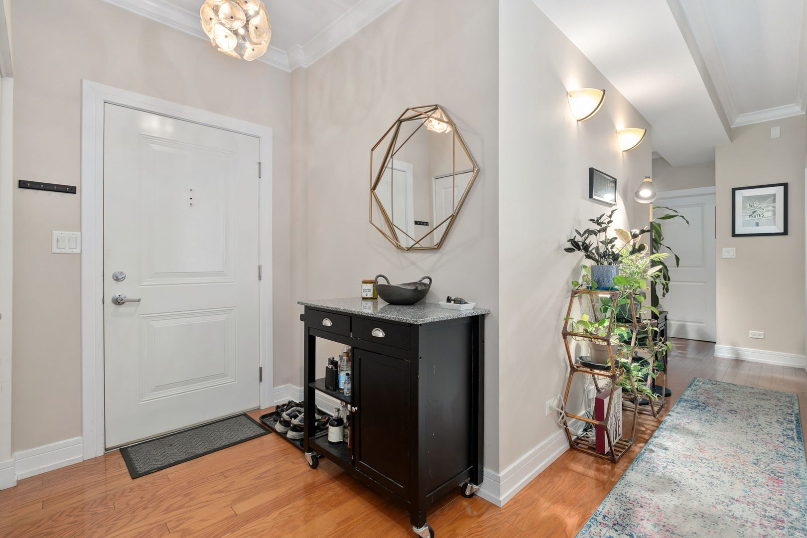 4150 N Kenmore Avenue Unit: 204