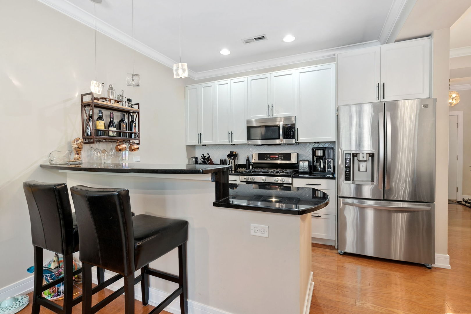 4150 N Kenmore Avenue Unit: 204