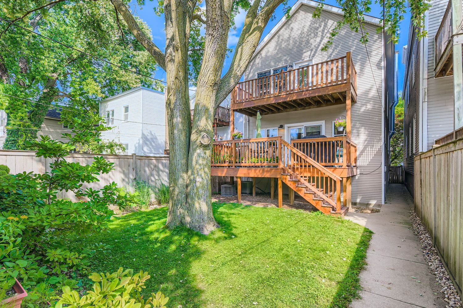 4830 N Seeley Avenue