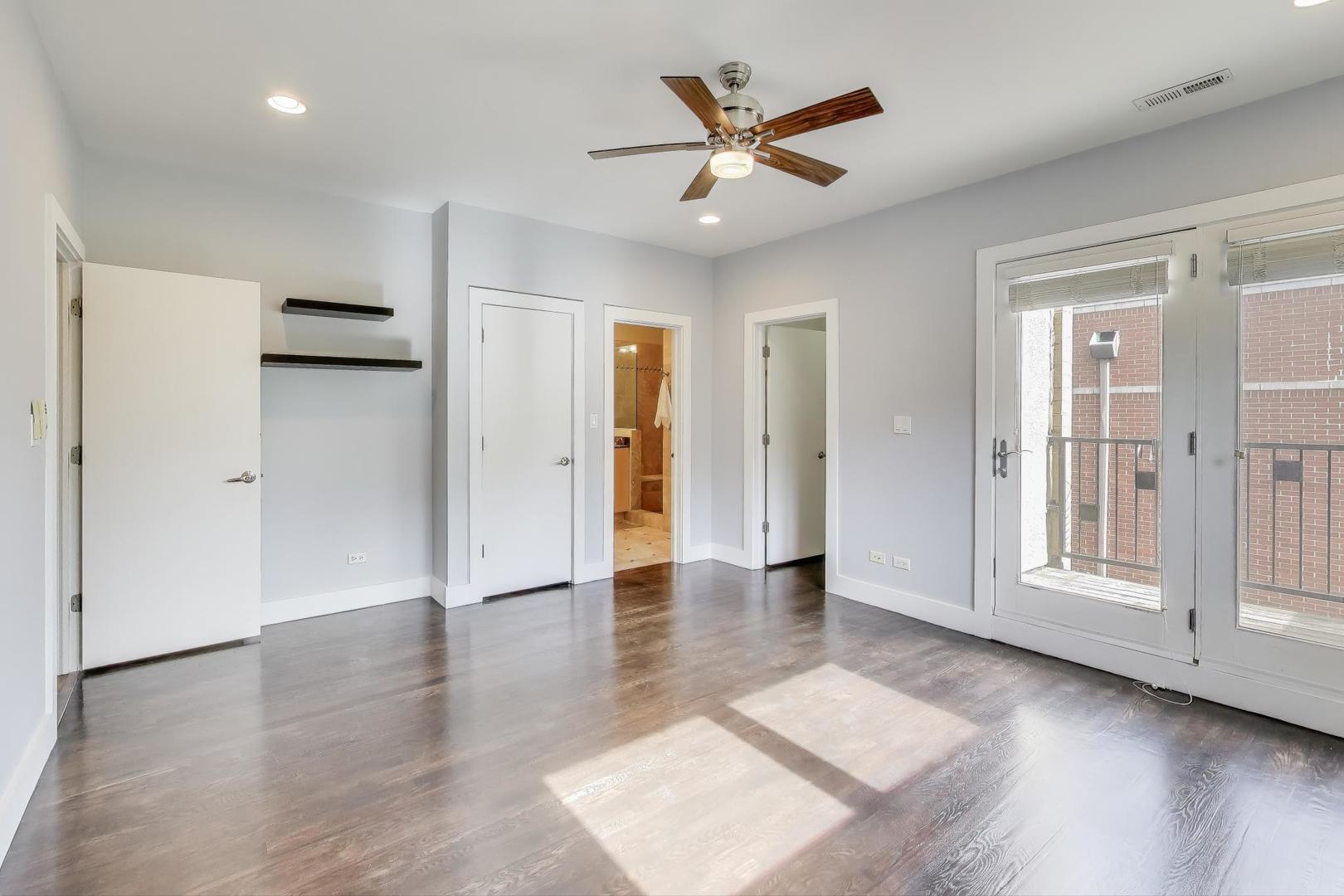 2144 W Schiller Street Unit: I