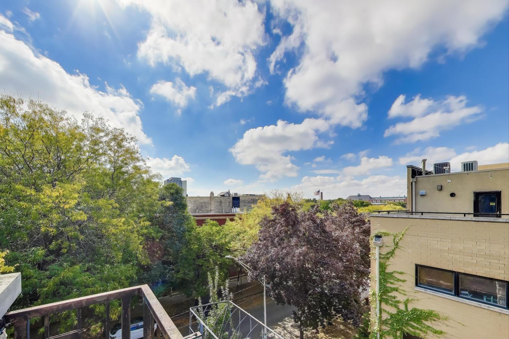 2144 W Schiller Street Unit: I