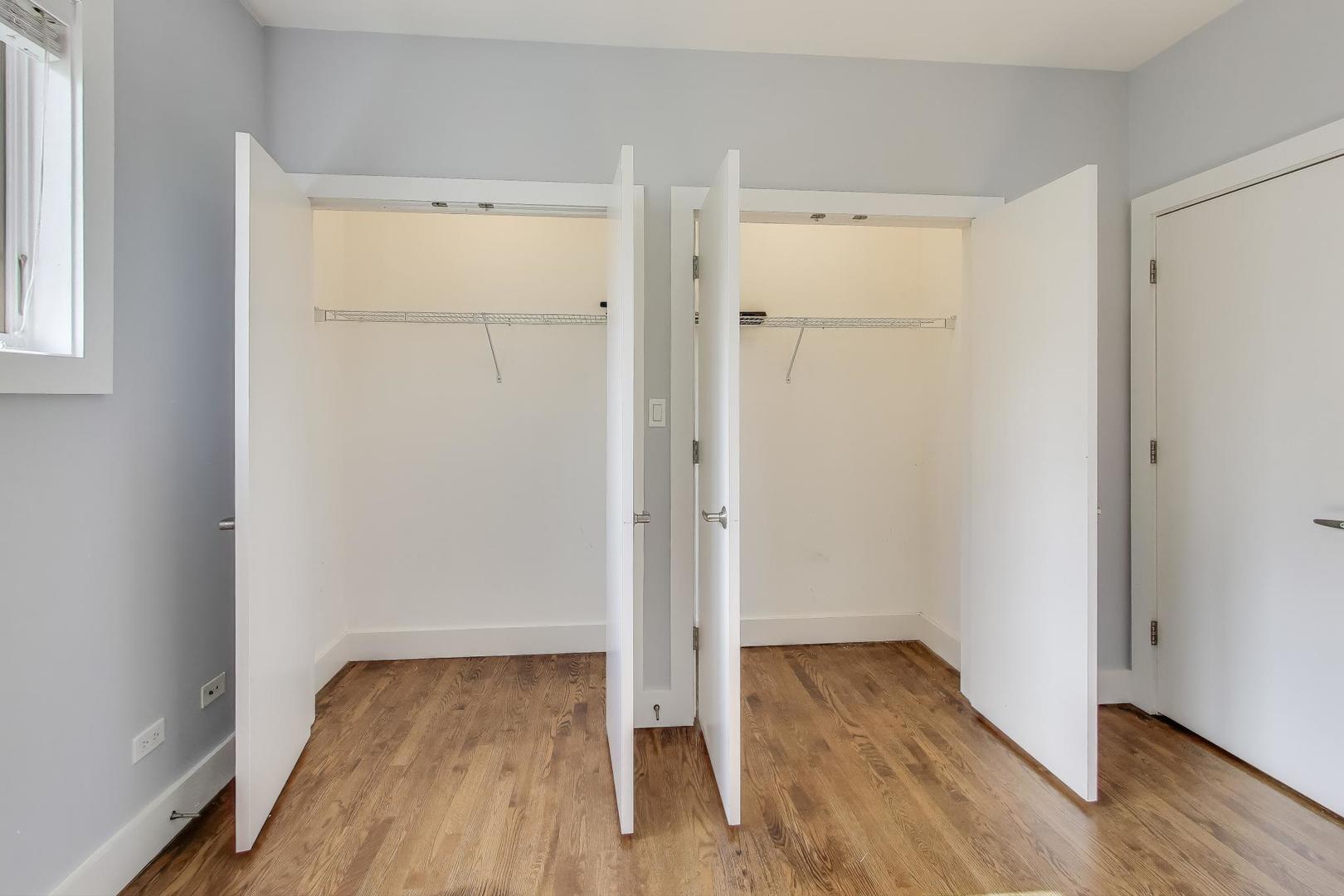 2144 W Schiller Street Unit: I