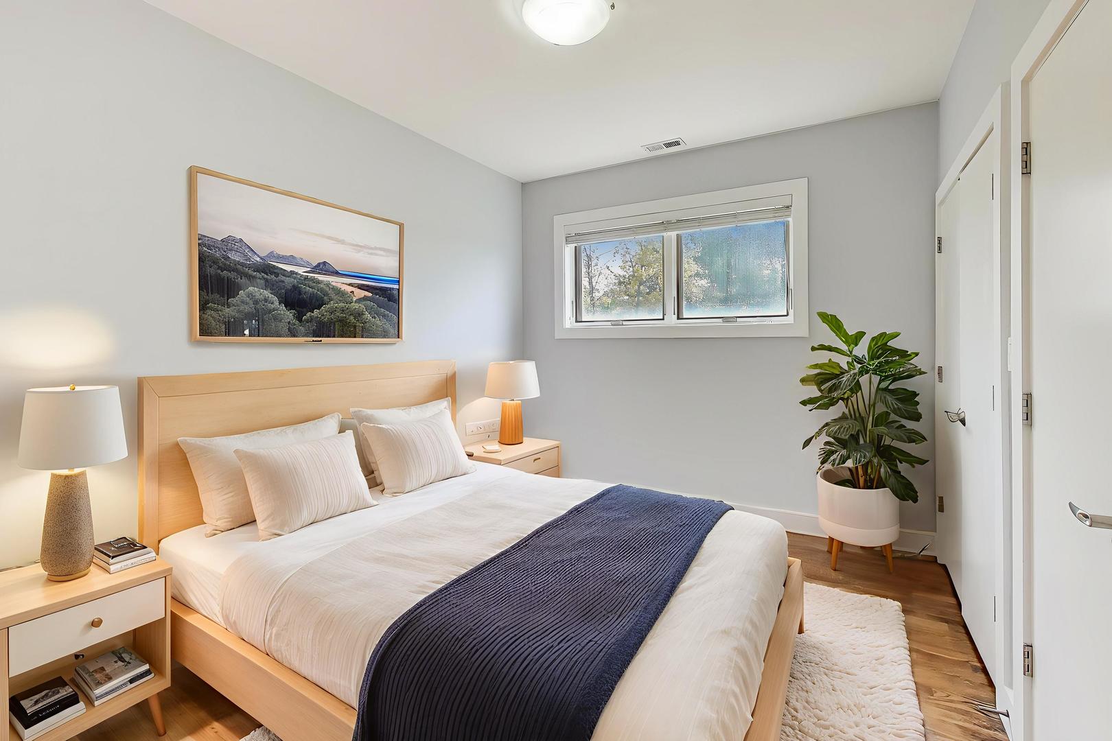 2144 W Schiller Street Unit: I