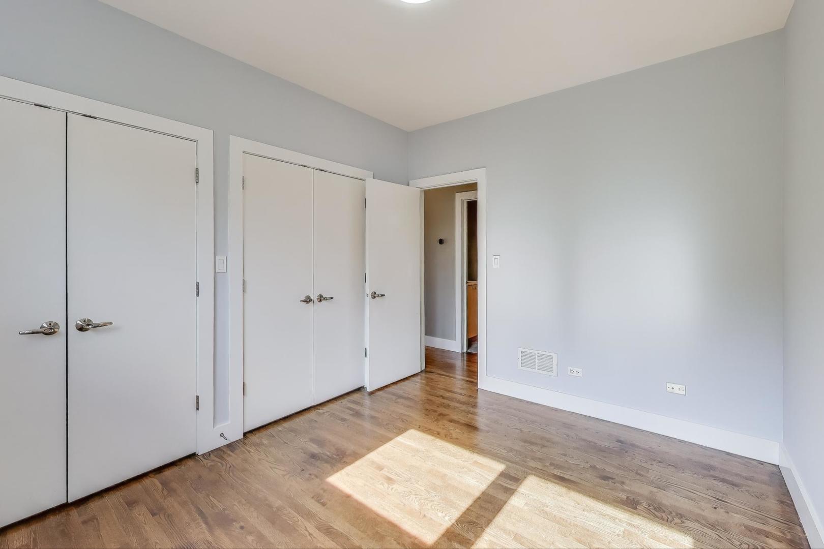 2144 W Schiller Street Unit: I