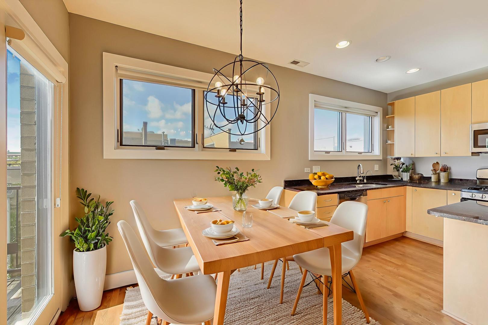 2144 W Schiller Street Unit: I