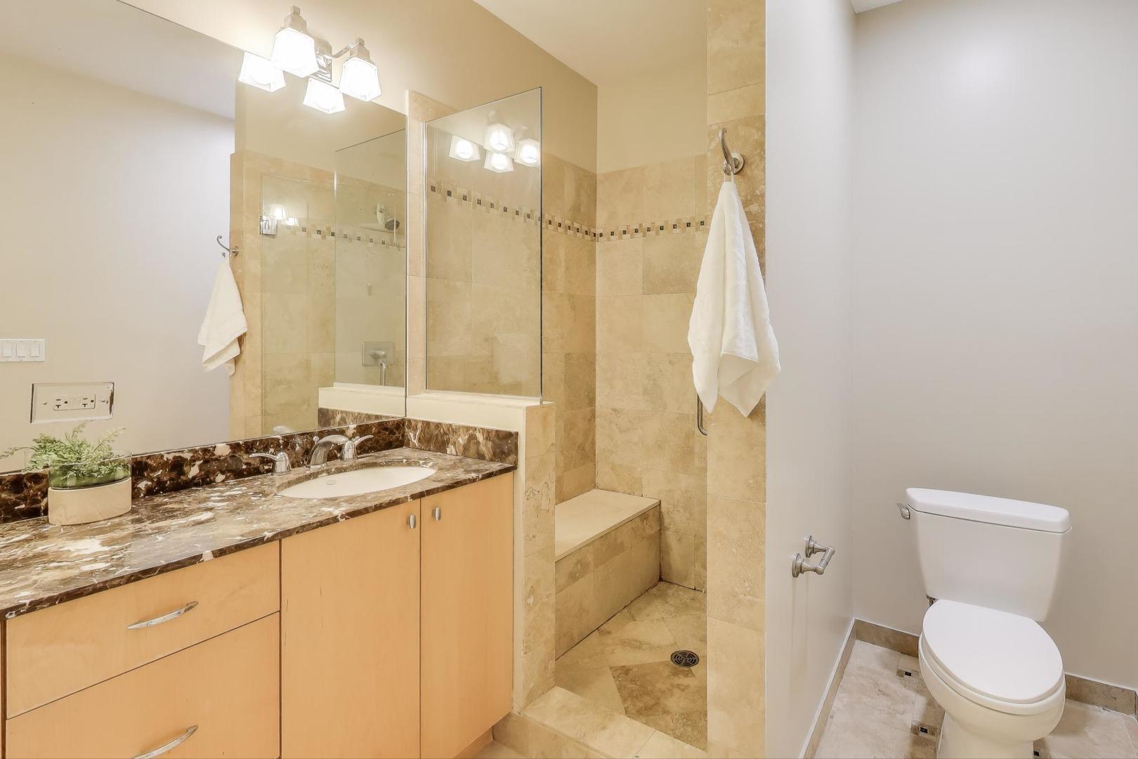 2144 W Schiller Street Unit: I