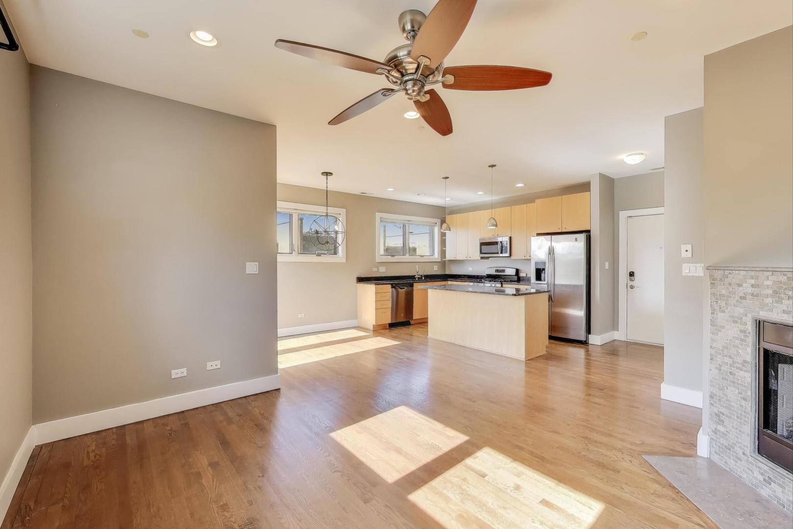 2144 W Schiller Street Unit: I