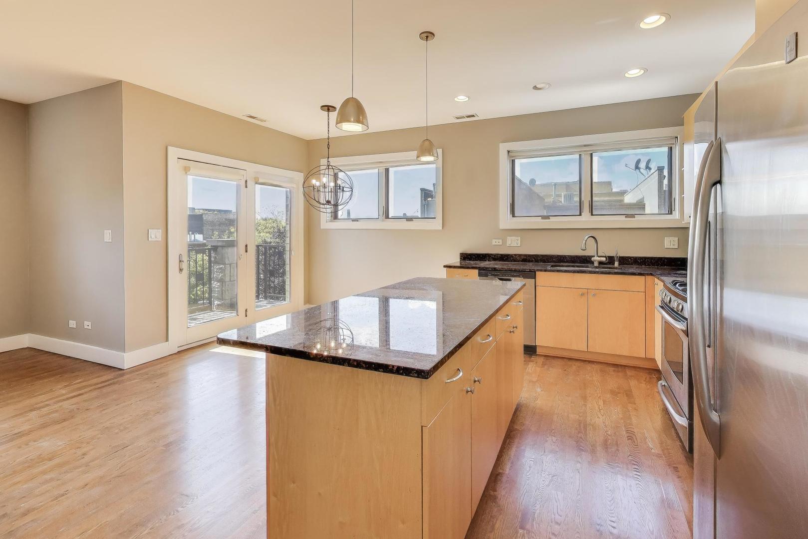 2144 W Schiller Street Unit: I