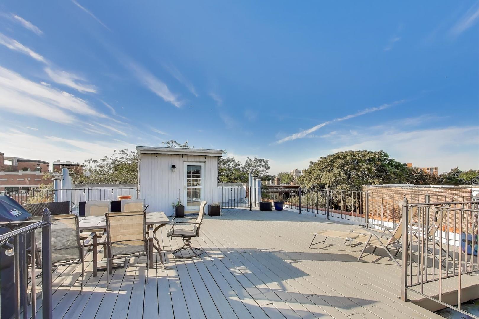 632 W Buckingham Place Unit: 2E