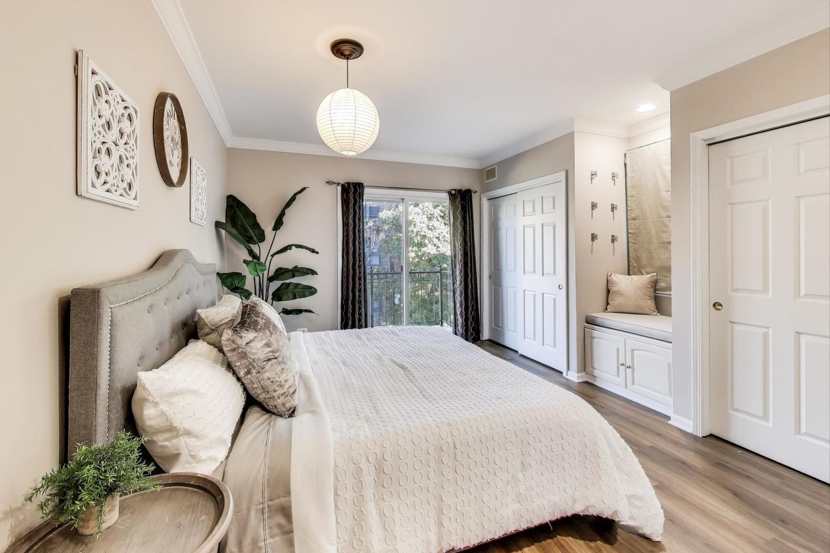 632 W Buckingham Place Unit: 2E