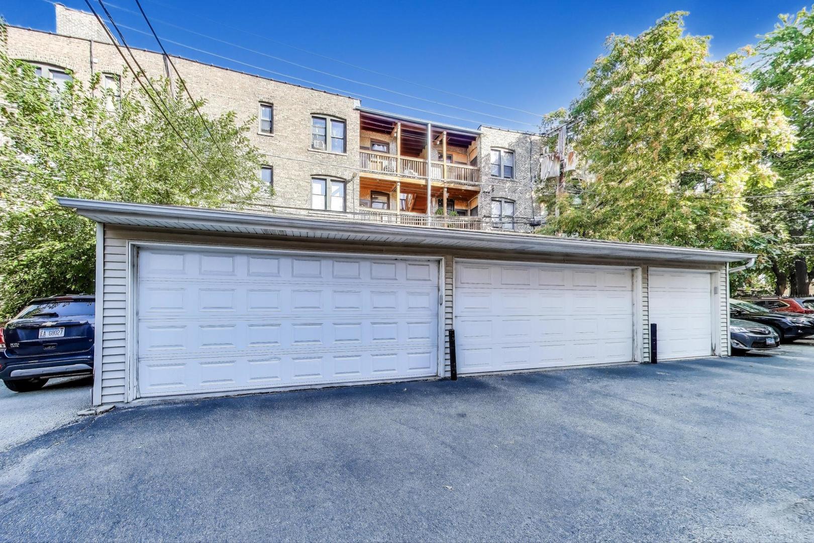 632 W Buckingham Place Unit: 2E
