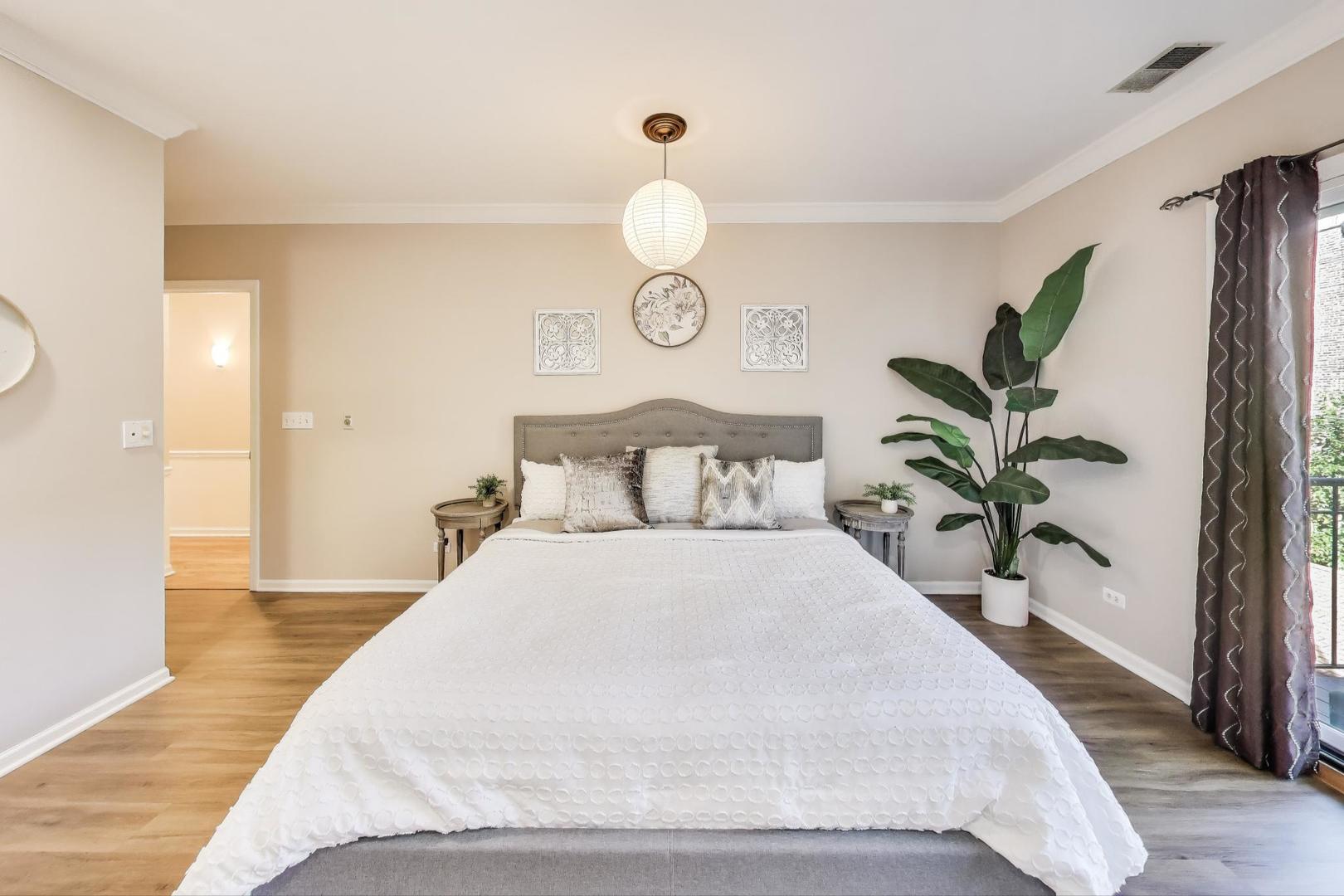 632 W Buckingham Place Unit: 2E