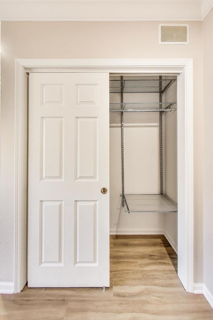 632 W Buckingham Place Unit: 2E