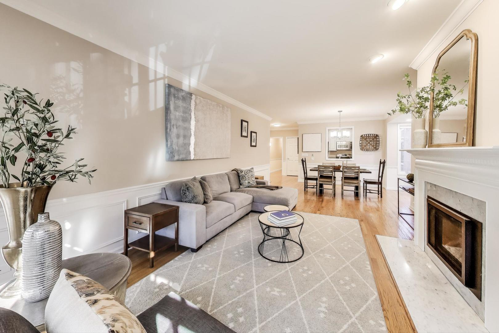 632 W Buckingham Place Unit: 2E