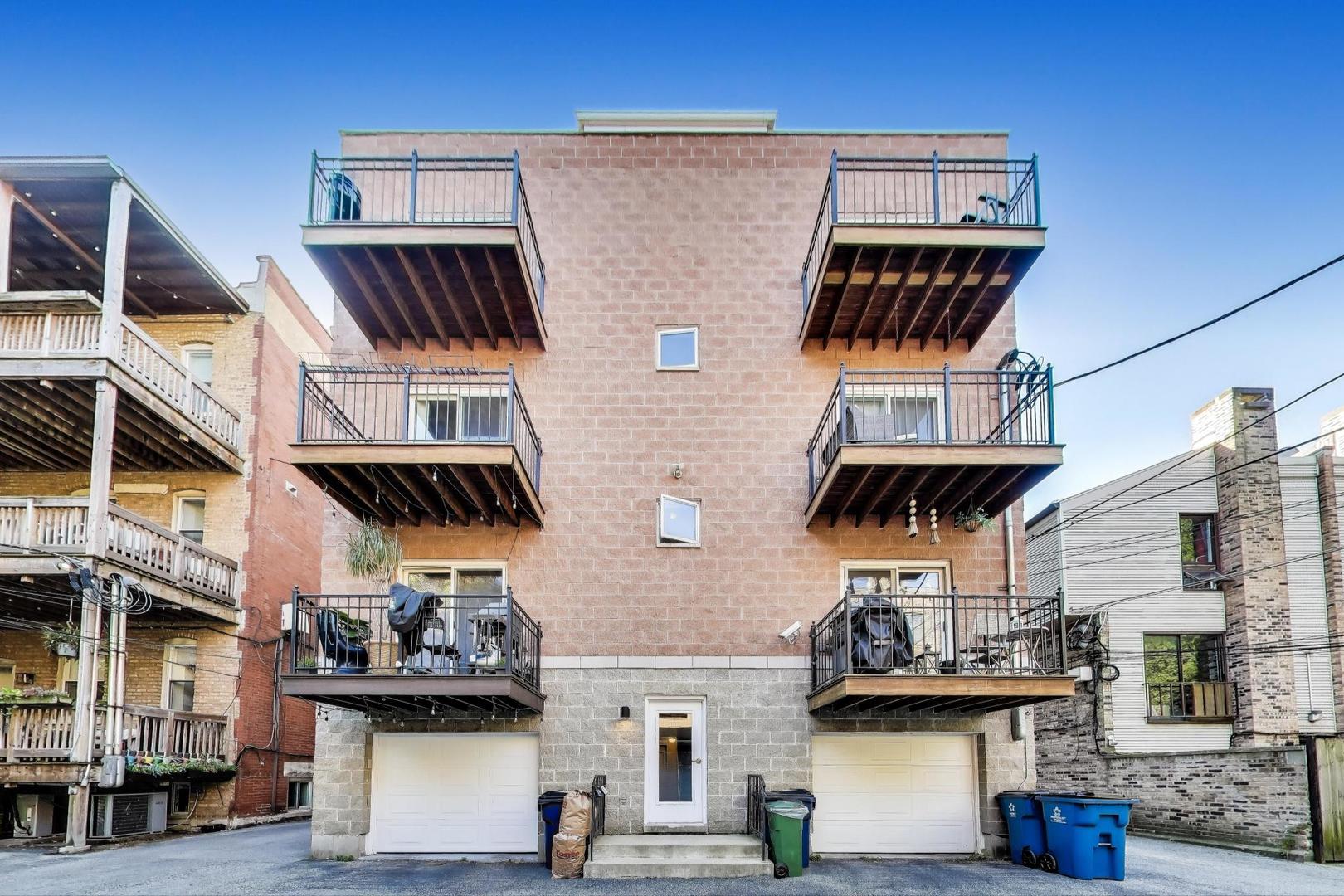 632 W Buckingham Place Unit: 2E