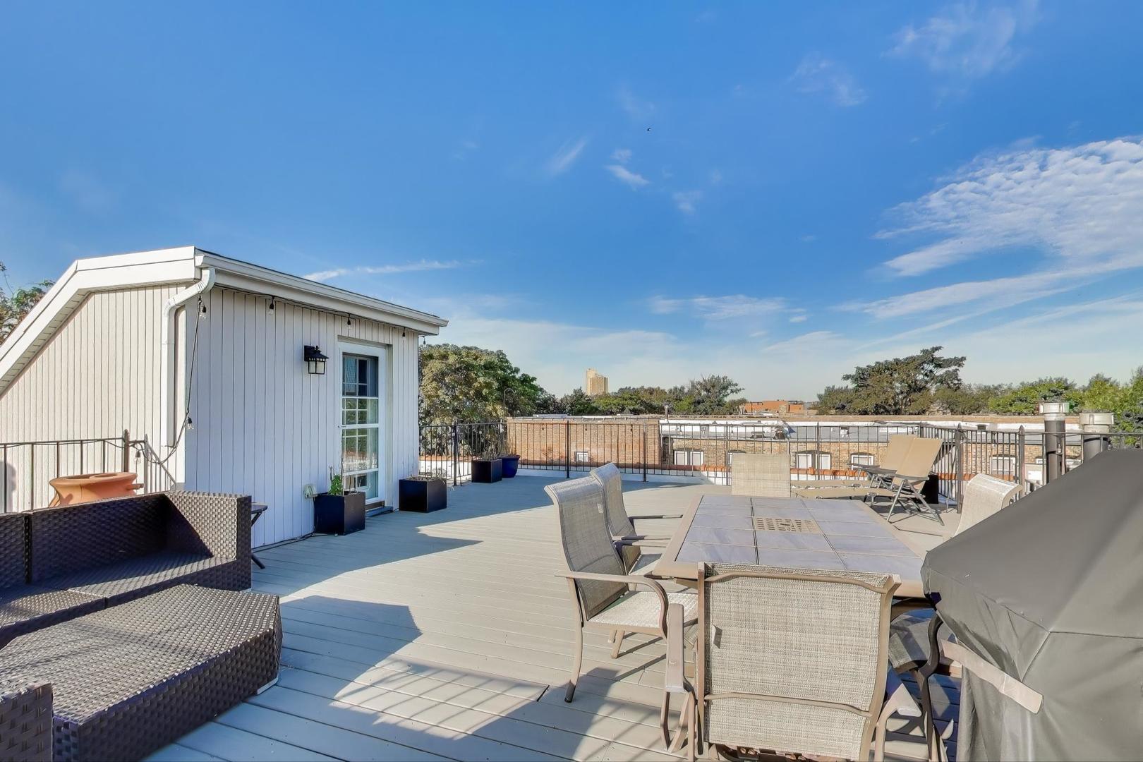 632 W Buckingham Place Unit: 2E