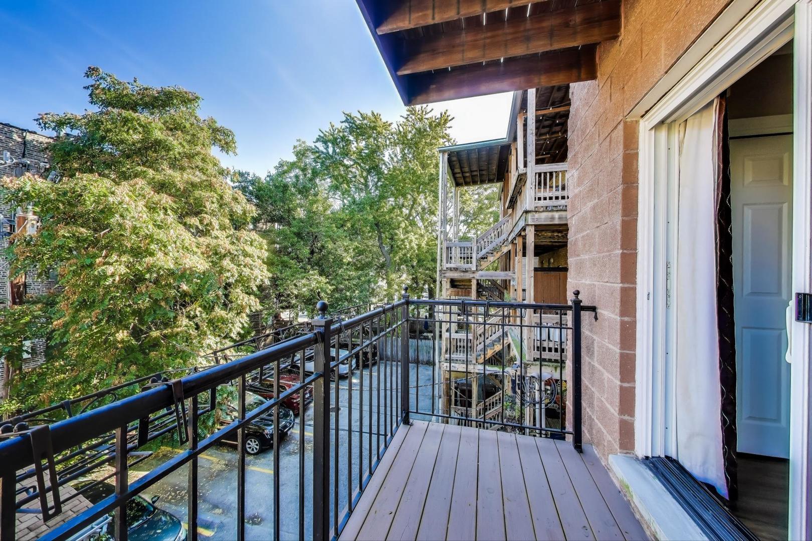 632 W Buckingham Place Unit: 2E