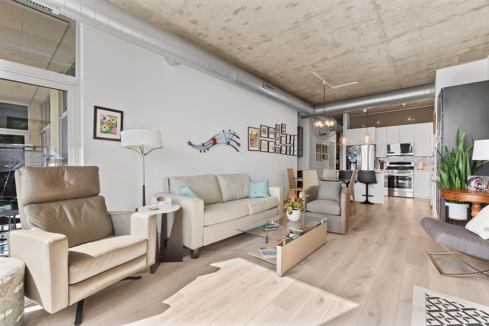 700 N Larrabee Street Unit: 1510