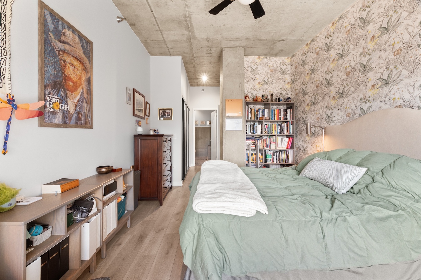 700 N Larrabee Street Unit: 1510