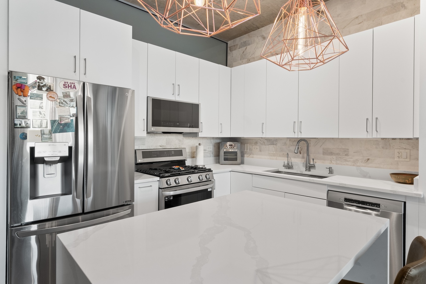 700 N Larrabee Street Unit: 1510