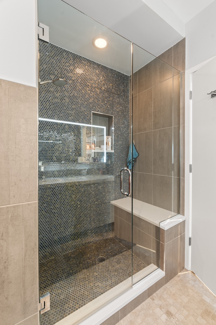 700 N Larrabee Street Unit: 1510