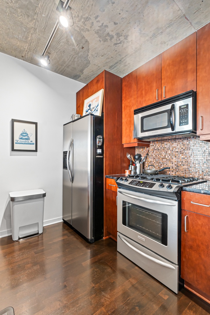 611 S Wells Street Unit: 1008