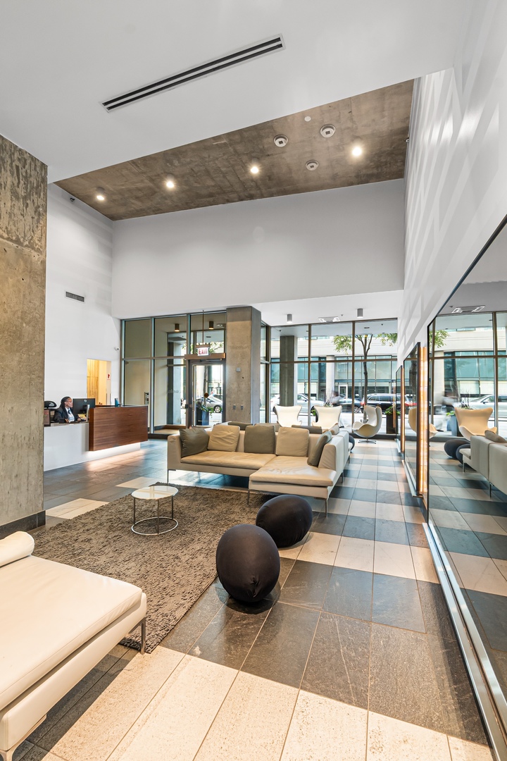 611 S Wells Street Unit: 1008