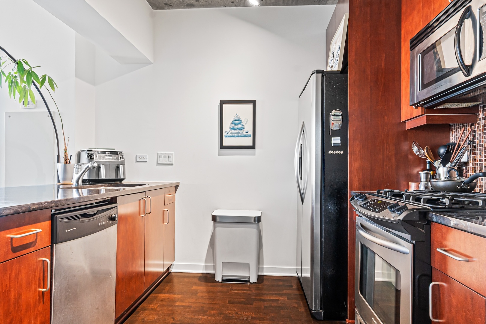 611 S Wells Street Unit: 1008