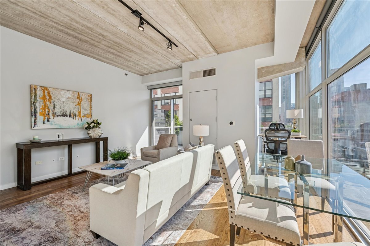 630 N FRANKLIN Street Unit: 408