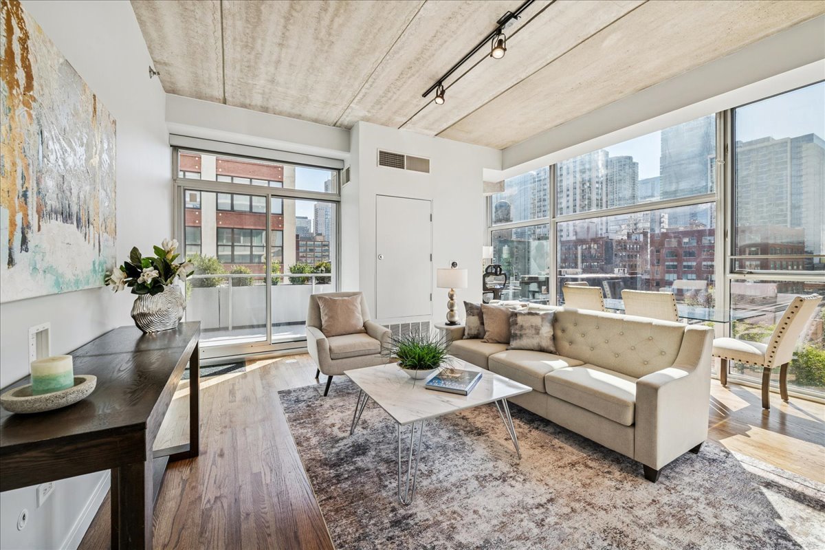 630 N FRANKLIN Street Unit: 408