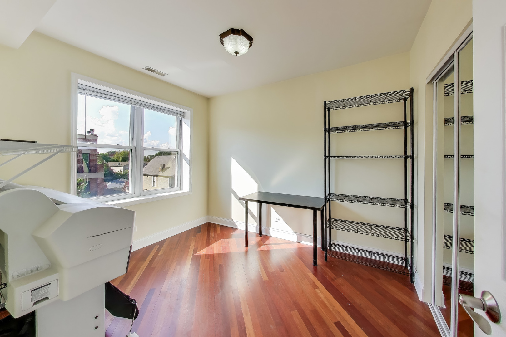 3215 N Francisco Avenue Unit: 3S